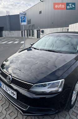 Седан Volkswagen Jetta 2014 в Киеве