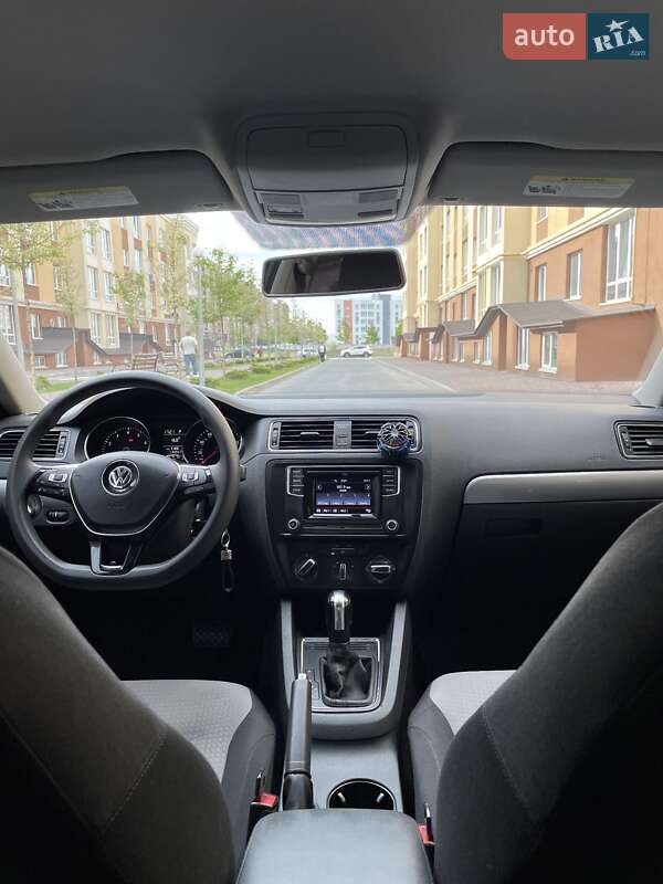 Седан Volkswagen Jetta 2016 в Киеве
