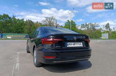 Седан Volkswagen Jetta 2018 в 
