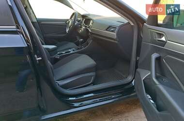 Седан Volkswagen Jetta 2018 в 