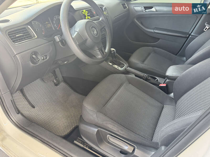 Седан Volkswagen Jetta 2013 в Одессе фото 8 Седан Volkswagen Jetta 2013 в Одессе
