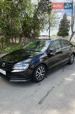 Седан Volkswagen Jetta 2017 в 