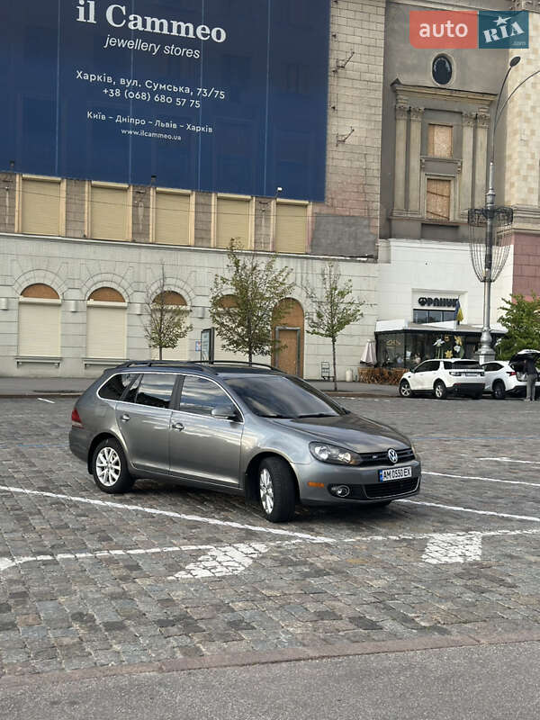 Універсал Volkswagen Jetta 2011 в Сумах
