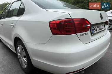 Седан Volkswagen Jetta 2014 в 