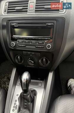 Седан Volkswagen Jetta 2014 в 