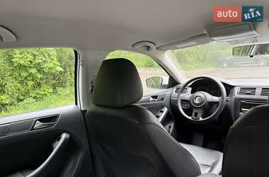 Седан Volkswagen Jetta 2014 в 