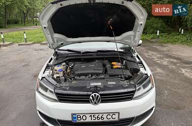 Седан Volkswagen Jetta 2014 в 