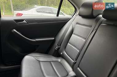 Седан Volkswagen Jetta 2014 в 