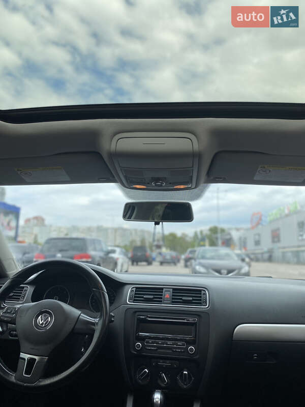 Седан Volkswagen Jetta 2013 в Запоріжжі