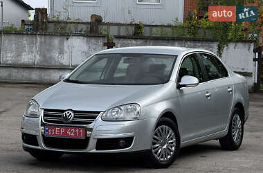Седан Volkswagen Jetta 2009 в 