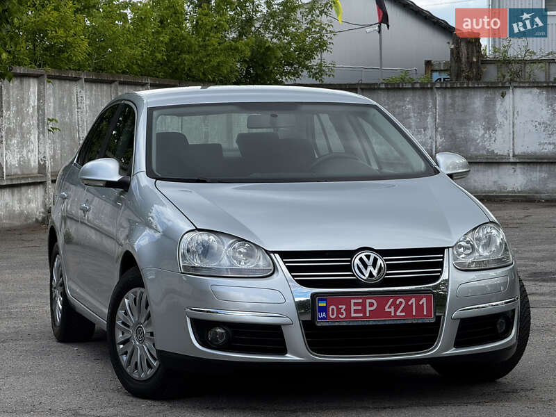Седан Volkswagen Jetta 2009 в 