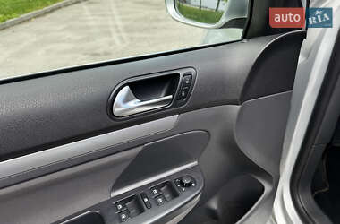 Седан Volkswagen Jetta 2009 в 