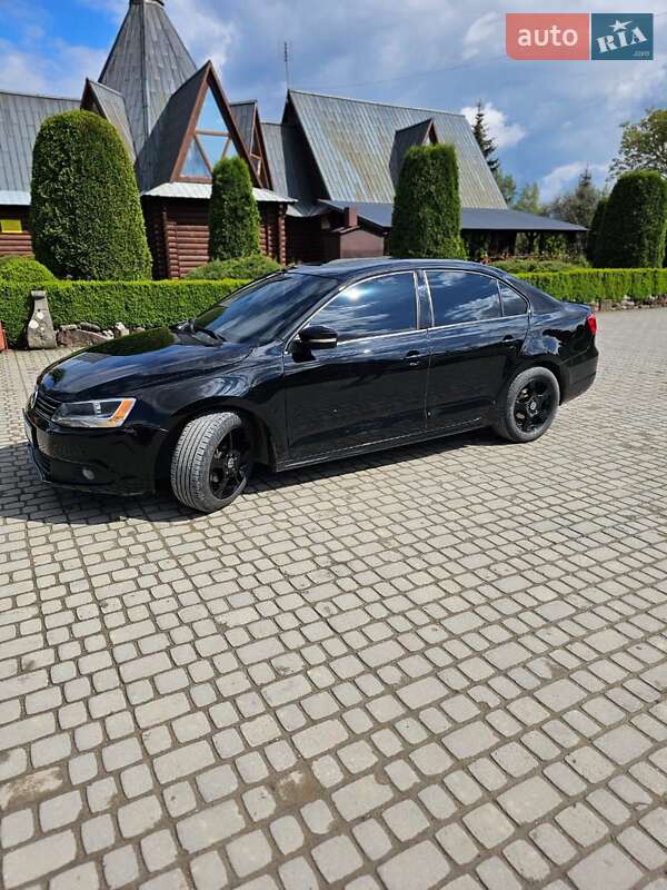 Седан Volkswagen Jetta 2012 в Борщеві