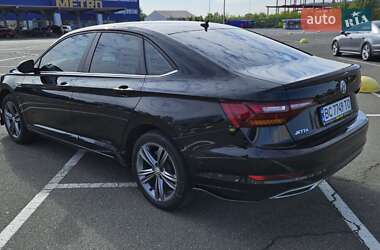 Седан Volkswagen Jetta 2018 в 