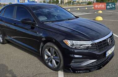 Седан Volkswagen Jetta 2018 в 