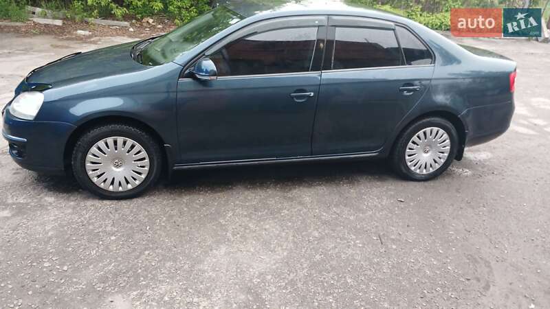 Седан Volkswagen Jetta 2006 в Сумах