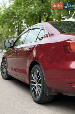 Седан Volkswagen Jetta 2016 в 