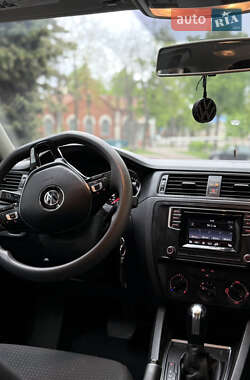 Седан Volkswagen Jetta 2016 в 