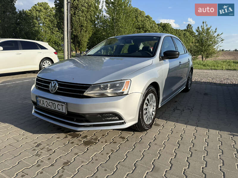 Седан Volkswagen Jetta 2016 в 