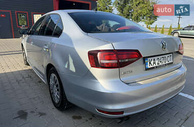 Седан Volkswagen Jetta 2016 в 