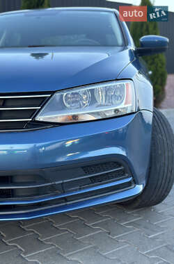 Седан Volkswagen Jetta 2015 в 