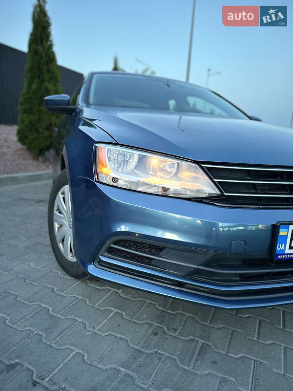 Седан Volkswagen Jetta 2015 в Тернополі