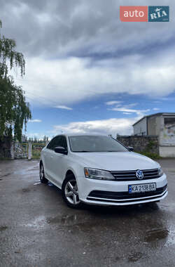 Седан Volkswagen Jetta 2015 в Києві