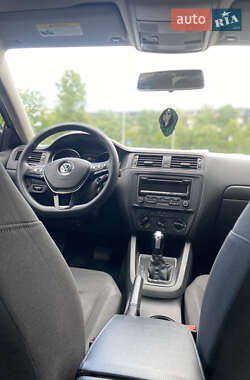 Седан Volkswagen Jetta 2015 в 