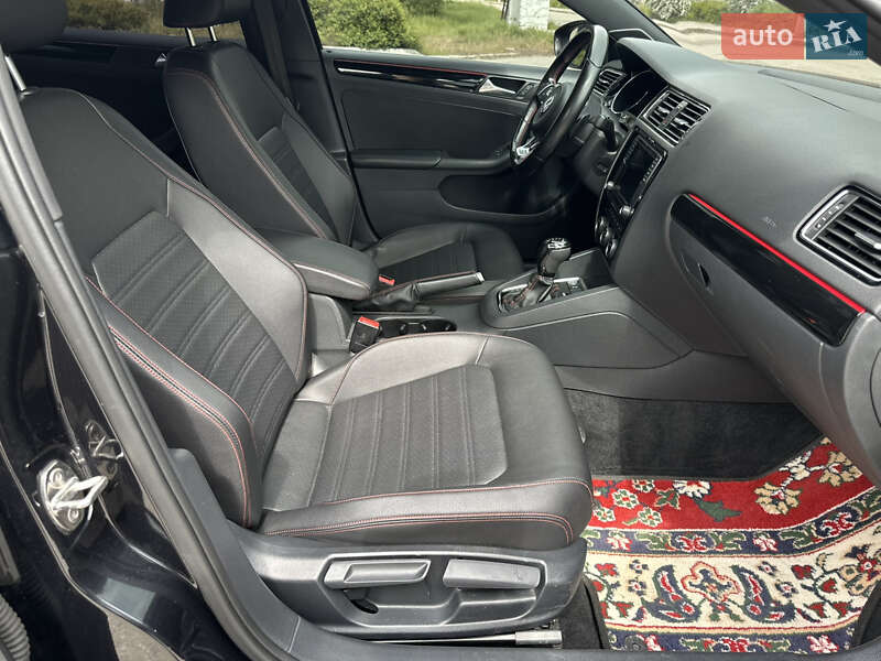 Седан Volkswagen Jetta 2017 в Харькове