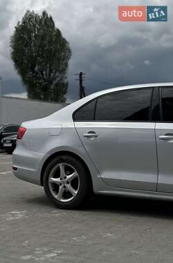 Седан Volkswagen Jetta 2014 в 