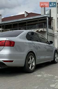 Седан Volkswagen Jetta 2014 в 