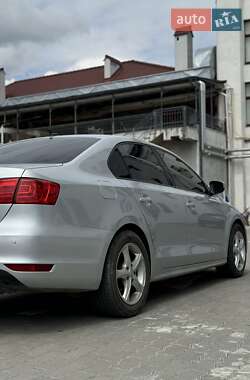 Седан Volkswagen Jetta 2014 в 