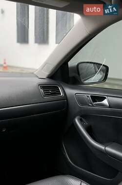Седан Volkswagen Jetta 2014 в 