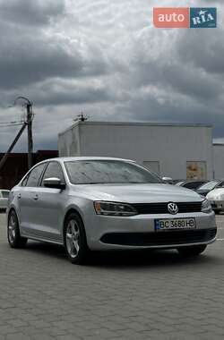 Седан Volkswagen Jetta 2014 в 