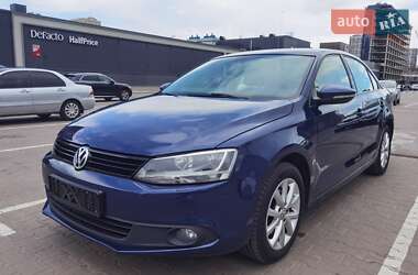 Седан Volkswagen Jetta 2012 в Києві