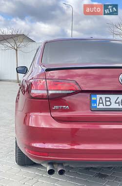 Седан Volkswagen Jetta 2015 в 