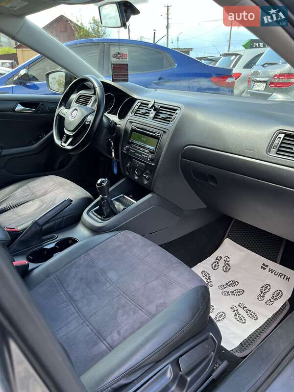 Седан Volkswagen Jetta 2015 в Смеле