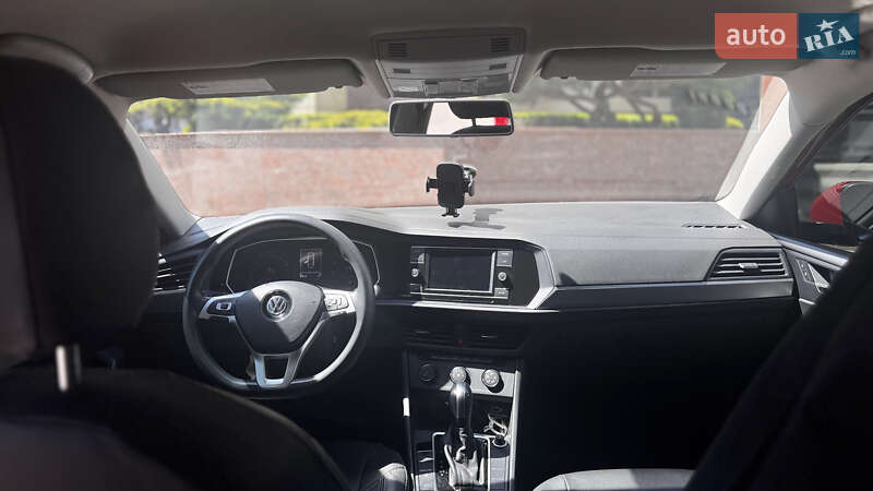 Седан Volkswagen Jetta 2019 в Николаеве