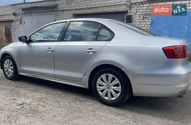 Седан Volkswagen Jetta 2014 в 