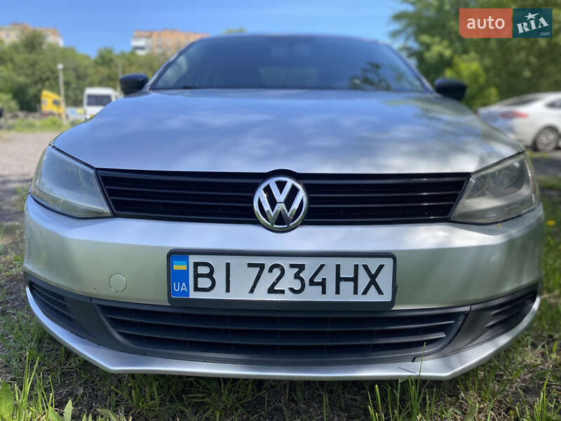 Седан Volkswagen Jetta 2011 в 