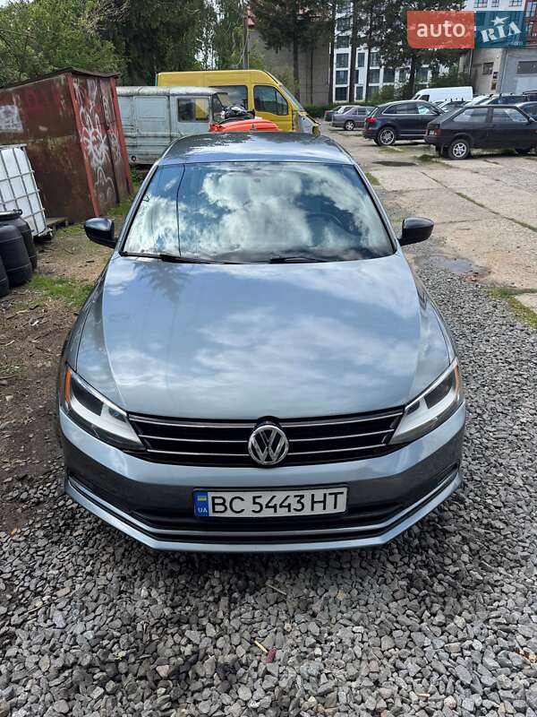 Седан Volkswagen Jetta 2015 в 
