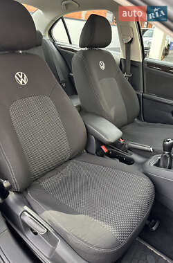 Седан Volkswagen Jetta 2015 в 