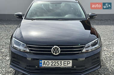 Седан Volkswagen Jetta 2015 в 