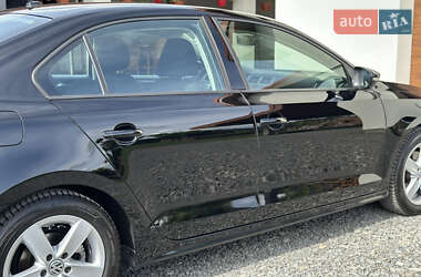 Седан Volkswagen Jetta 2015 в 