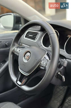 Седан Volkswagen Jetta 2015 в 