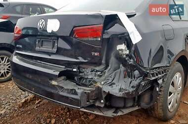 Седан Volkswagen Jetta 2016 в 