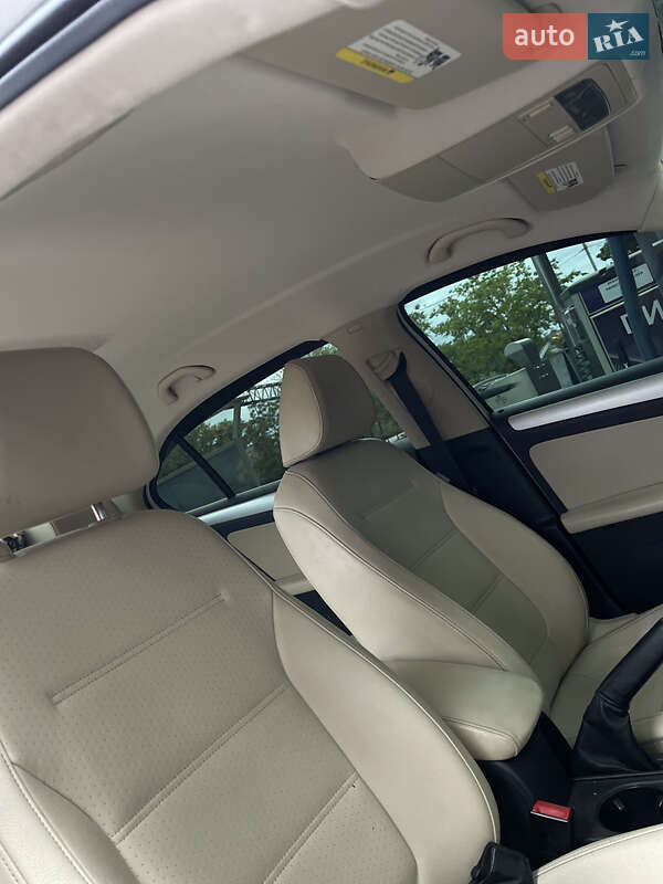 Седан Volkswagen Jetta 2012 в Днепре