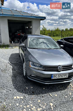 Седан Volkswagen Jetta 2015 в Львове