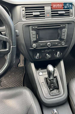 Седан Volkswagen Jetta 2015 в 