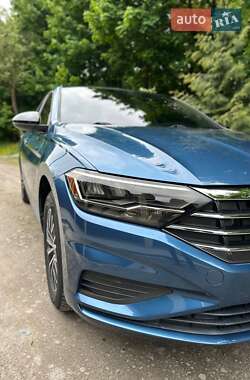 Седан Volkswagen Jetta 2019 в 